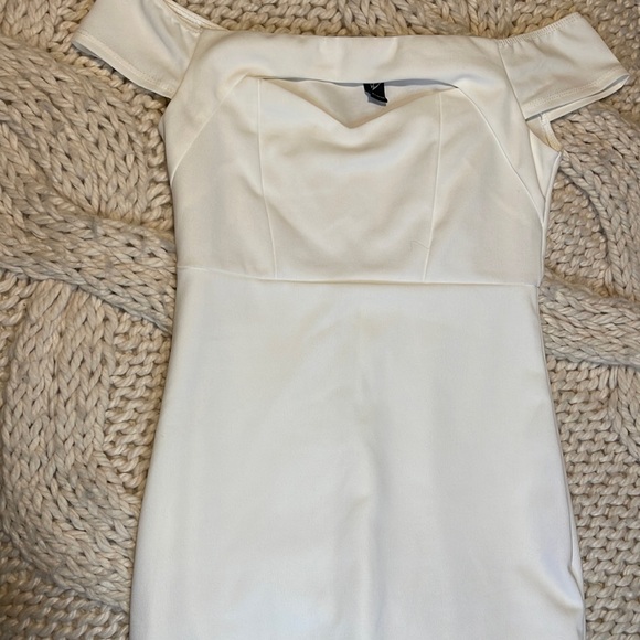 Dress - Picture 1 of 3